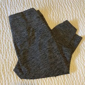 Old Navy Active Go-Dry Leggings Size M